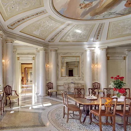La Passalacqua Villa